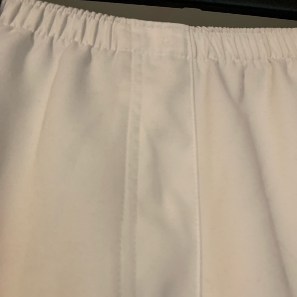 Kim, Rogers, off-white capris size extra large, elastic waist
